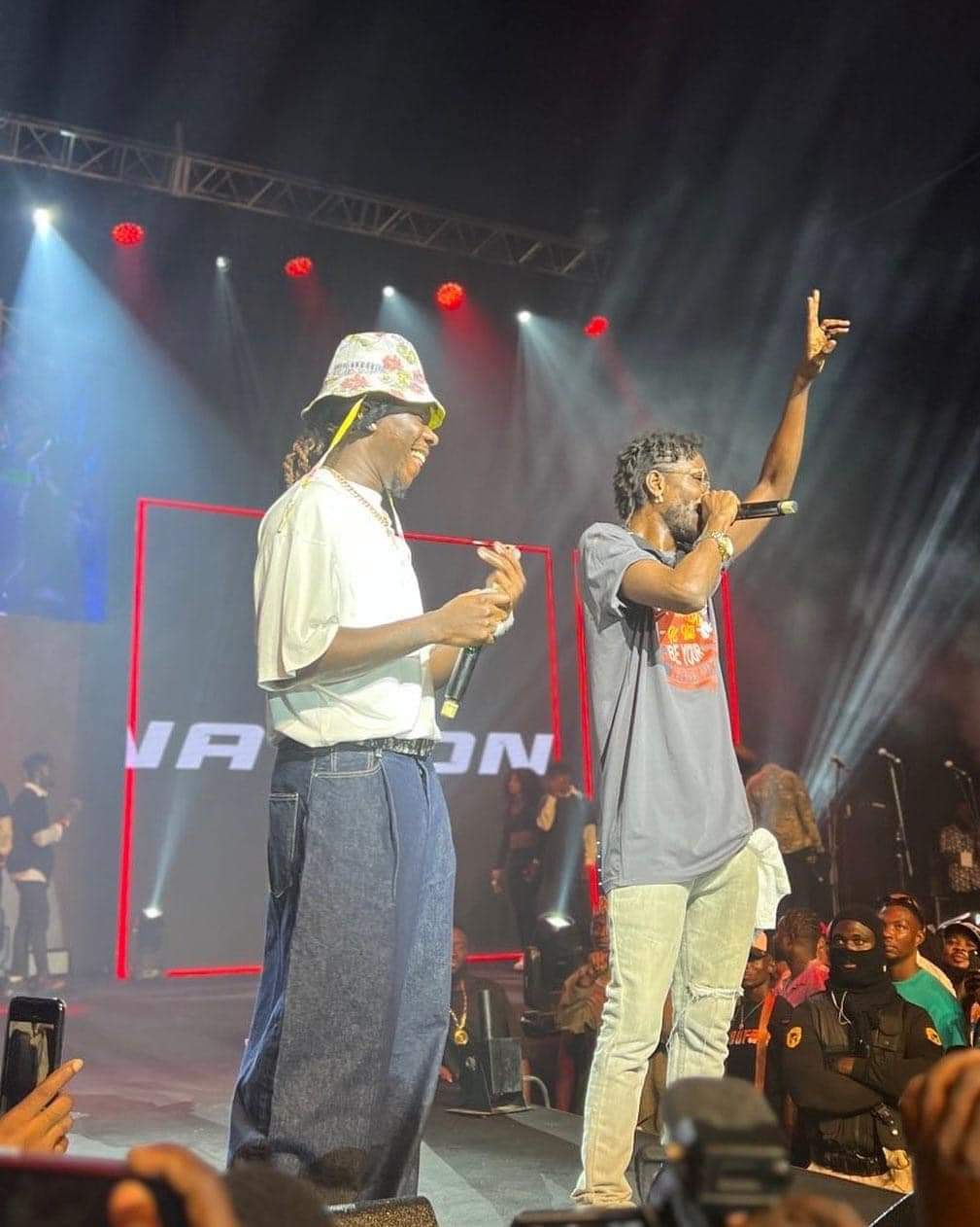 Lovely Moments as Tinny and Sarkodie Surprised Stonebwoy on Stage