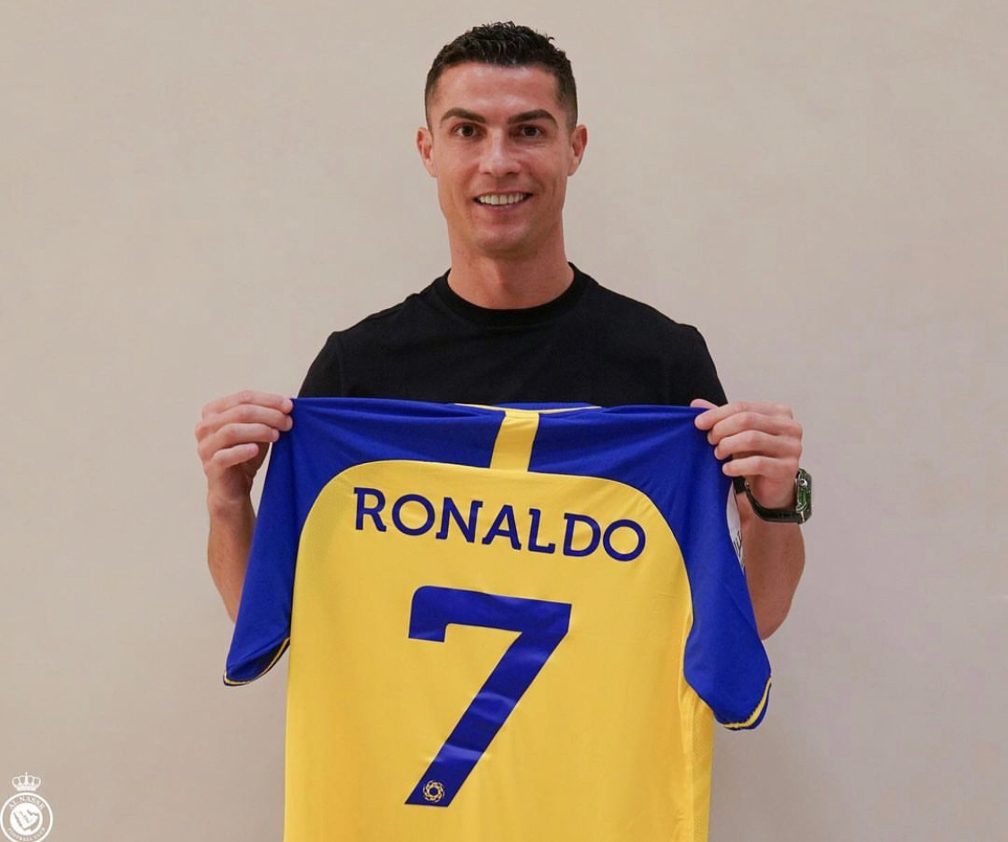 Cristiano Ronaldo signs a record deal with Saudi Arabian side Al Nassr