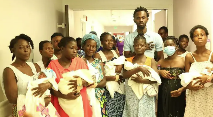 Black Sherif pays nursing moms hospital bills at the Greater Accra Regional Hospital