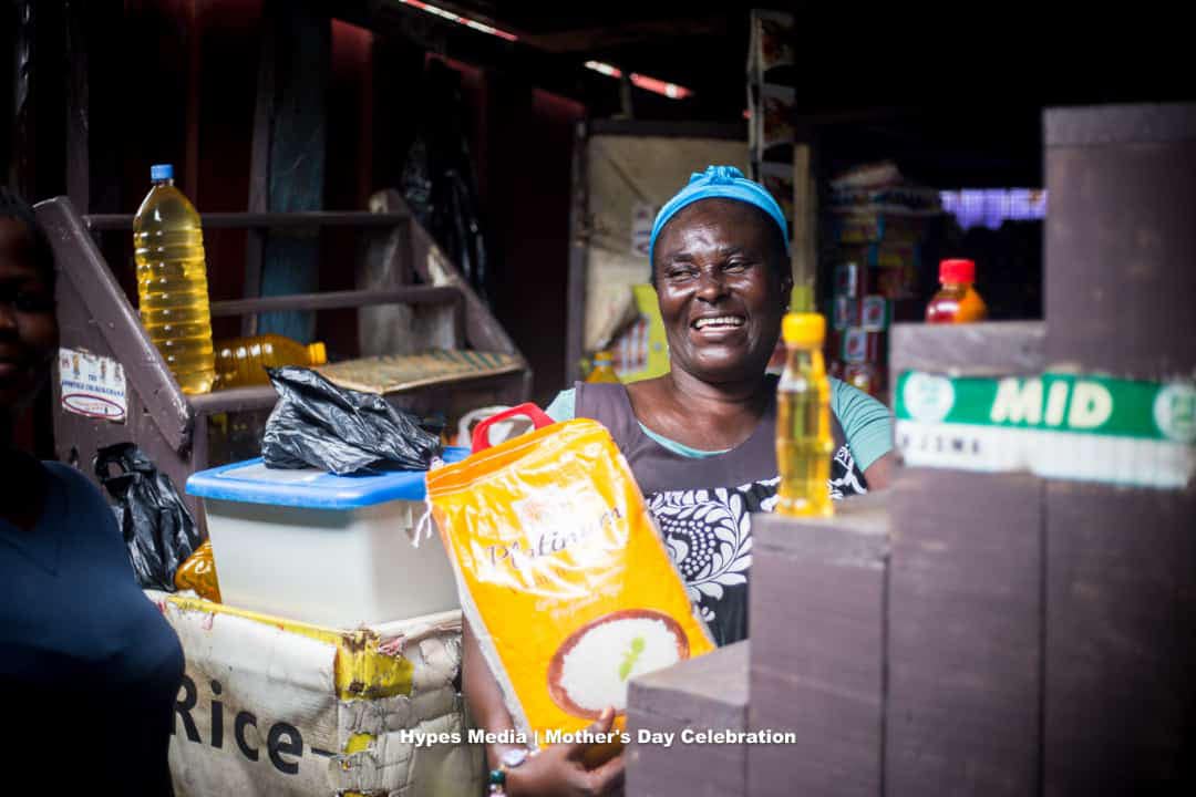 Blogger, Sir Isaac and Hypes Media team, celebrate Mothers on Mother's Day at Koforidua Market