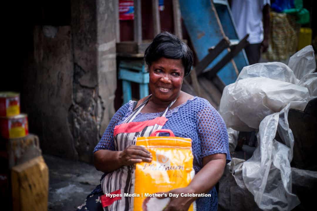 Blogger, Sir Isaac and Hypes Media team, celebrate Mothers on Mother's Day at Koforidua Market