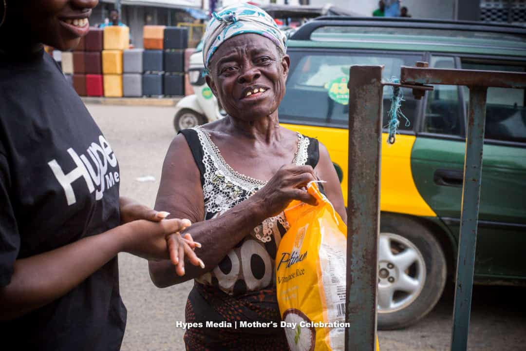 Blogger, Sir Isaac and Hypes Media team, celebrate Mothers on Mother's Day at Koforidua Market