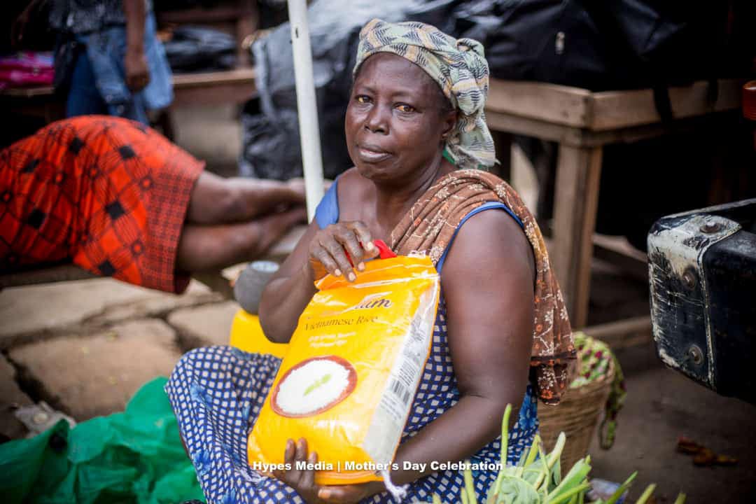 Blogger, Sir Isaac and Hypes Media team, celebrate Mothers on Mother's Day at Koforidua Market