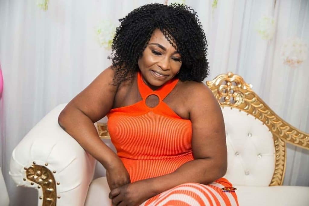 After a decade of absence, Kyeiwaa visits Ghana again (Video).