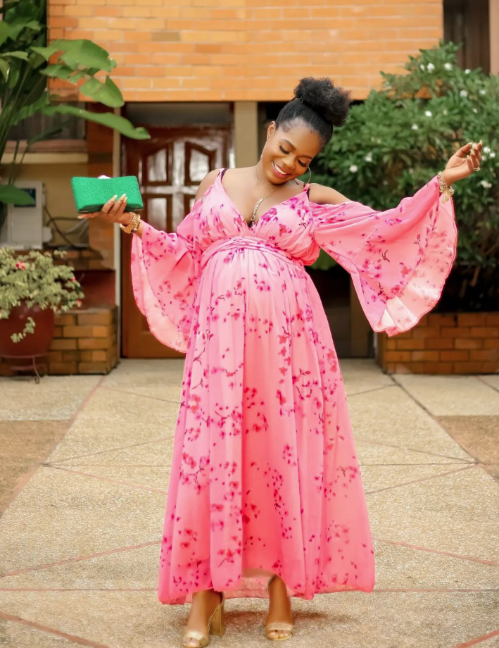 Beginning of an adventure: Mzbel announces her pregnancy