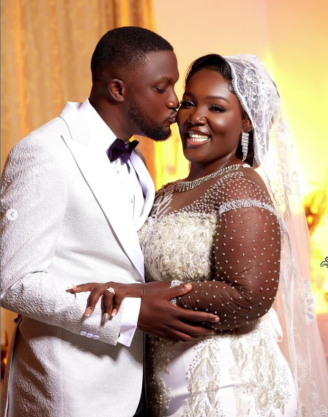 5 minutes kiss, serenade, other romantic scenes from Tima Kumkum’s plush wedding [Video]