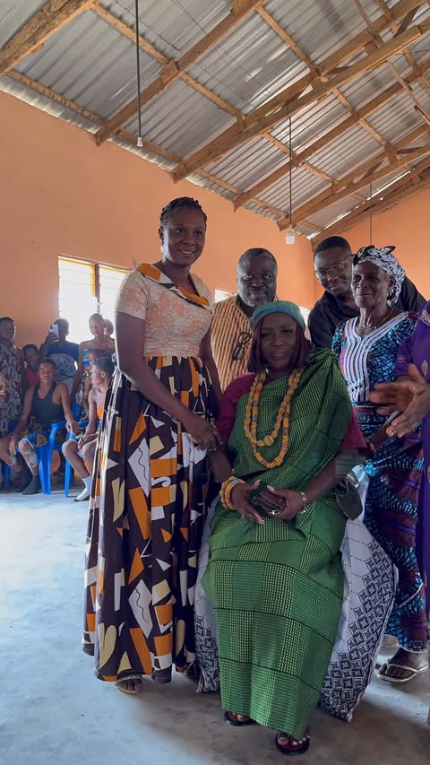 Diana Hamilton Enstooled Nkosuohemaa Of Dodo Tamale For Her Charitable Work