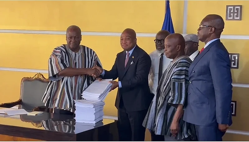 The ORAL Committee Presented A Report With 2,417 Suspected Corruption Complaints To Mahama