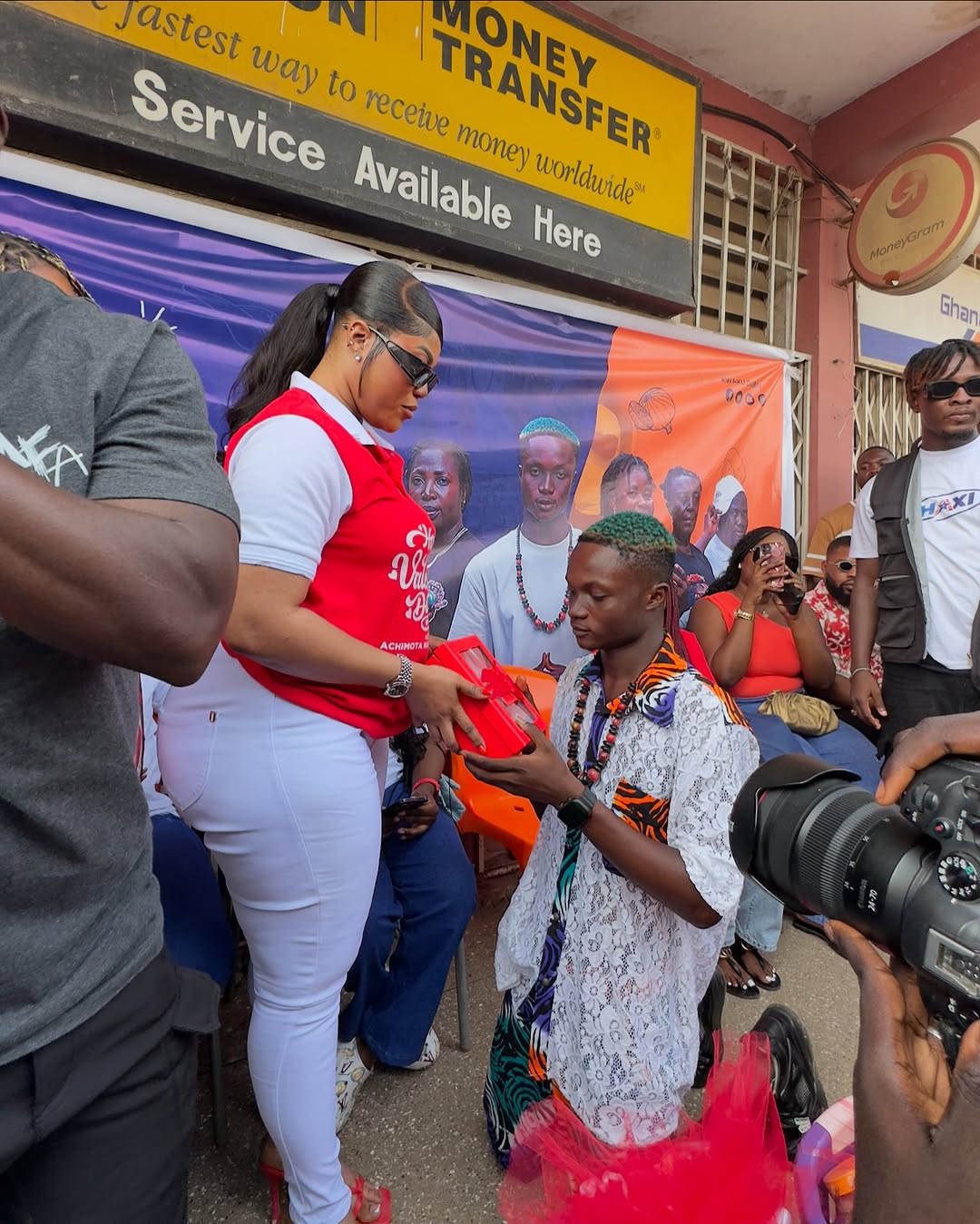 Shatta Movement Queen Maali Gifts New iPhone 13pro Max To Kwaku Dubai After Phone Lost
