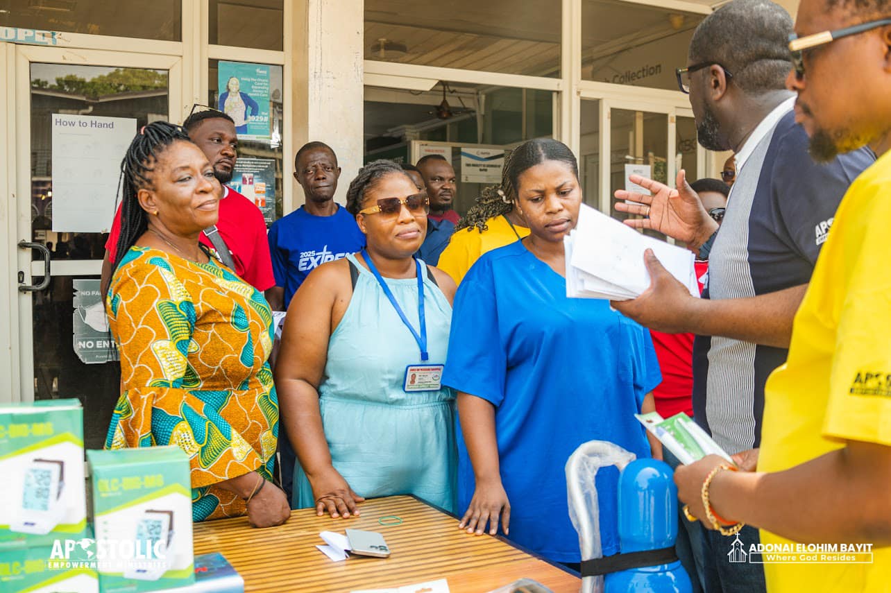Apostle Selasie Addae Clears Over GH¢20,000 Hospital Bills And Donates Equipment To Korle Bu Child Health Oncology Dept