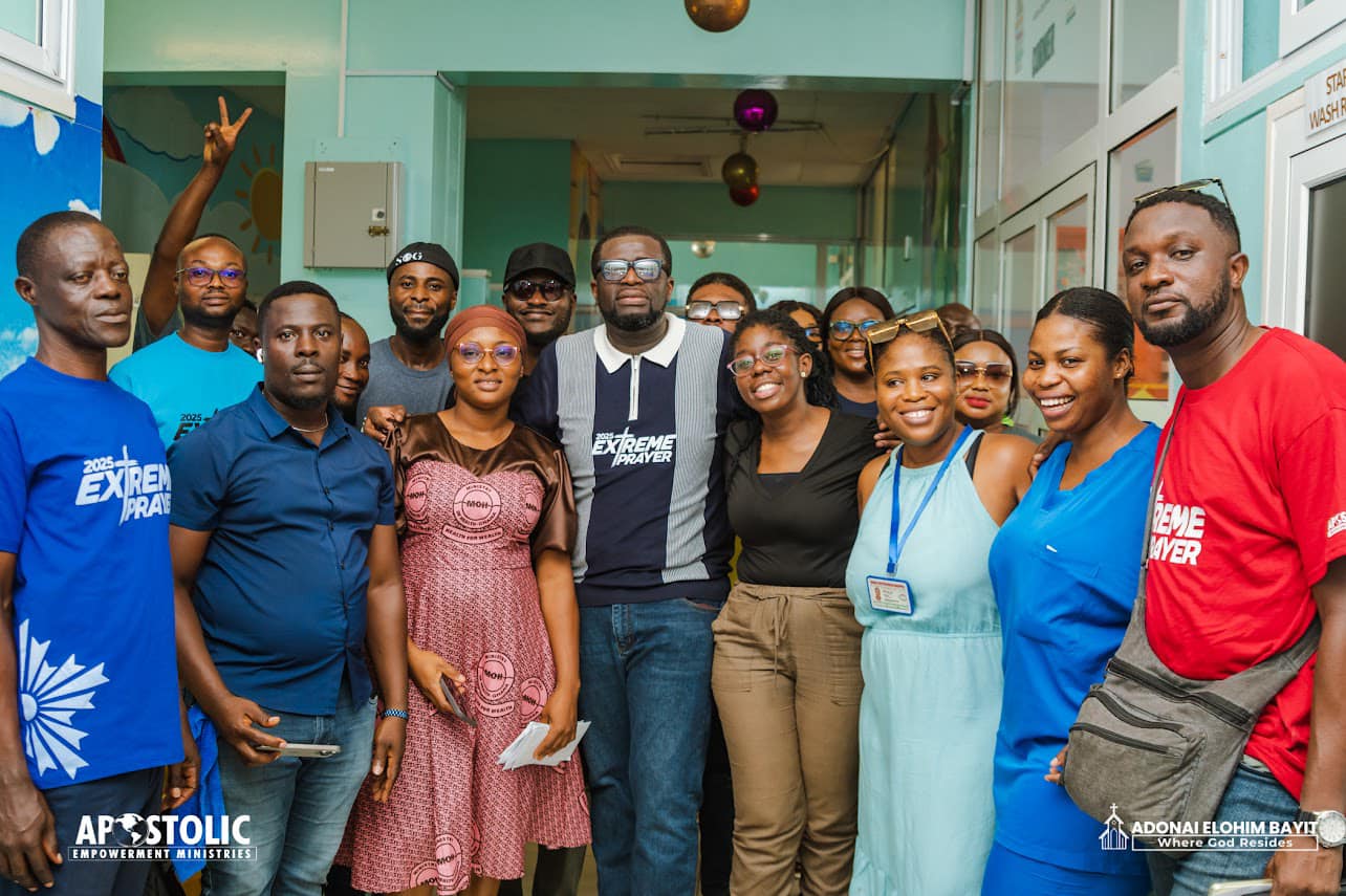 Apostle Selasie Addae Clears Over GH¢20,000 Hospital Bills And Donates Equipment To Korle Bu Child Health Oncology Dept