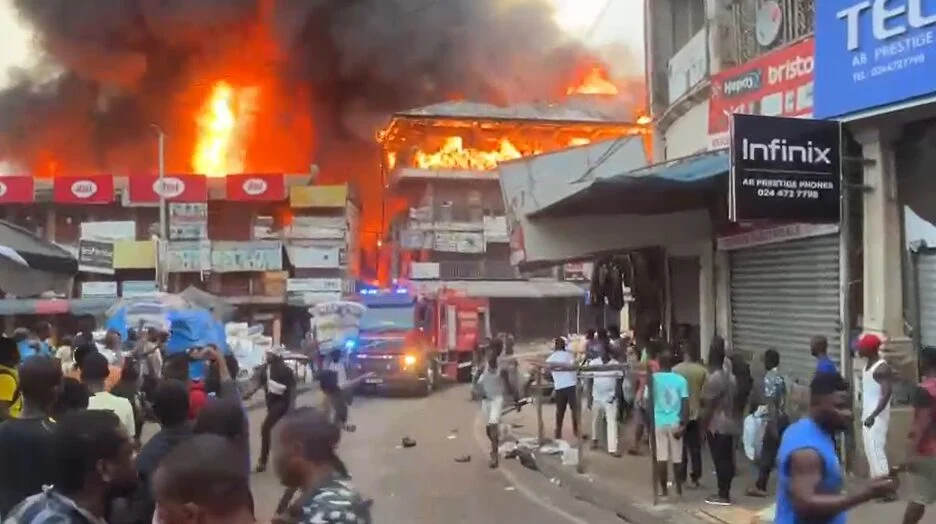 Fire Consumes 2-Storey Shops At Adum In Kumasi