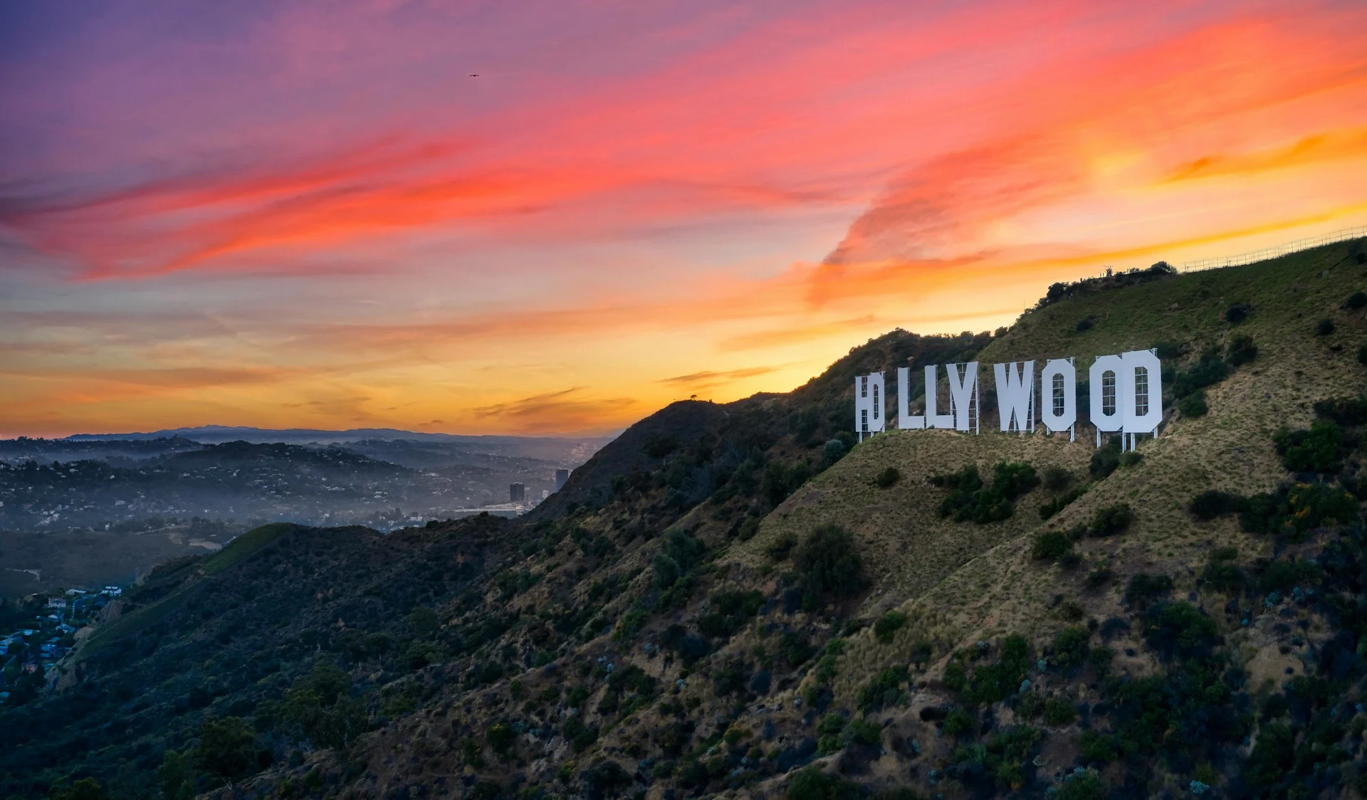 Earthquake Strikes Hollywood As Celebrities Gather For Oscars Afterparties