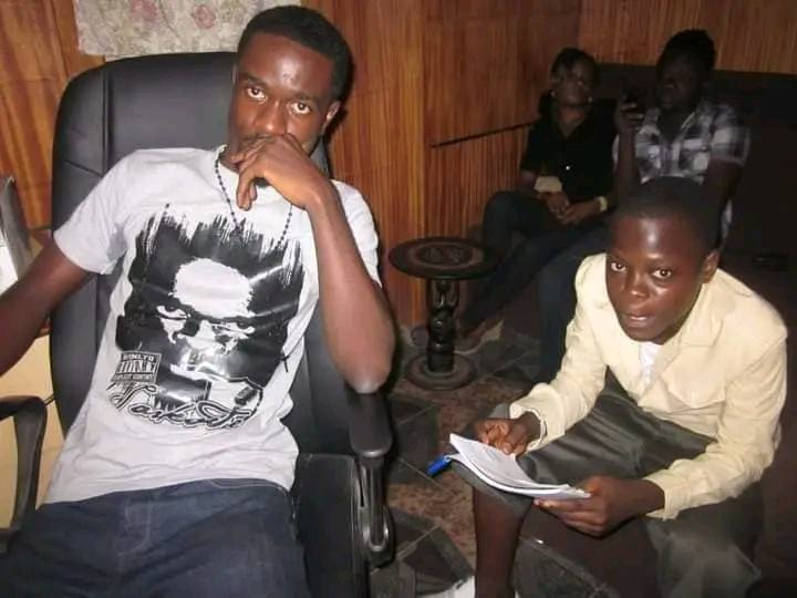 Awal Kneels To Apologize To Sarkodie, Begs For A Second Chance – (Video)