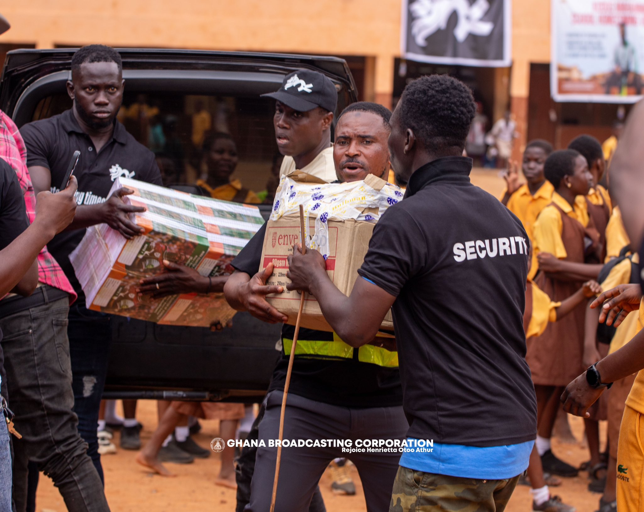 Kudus Donates To Nima Basic 1 School, Advocates For Academic Excellence