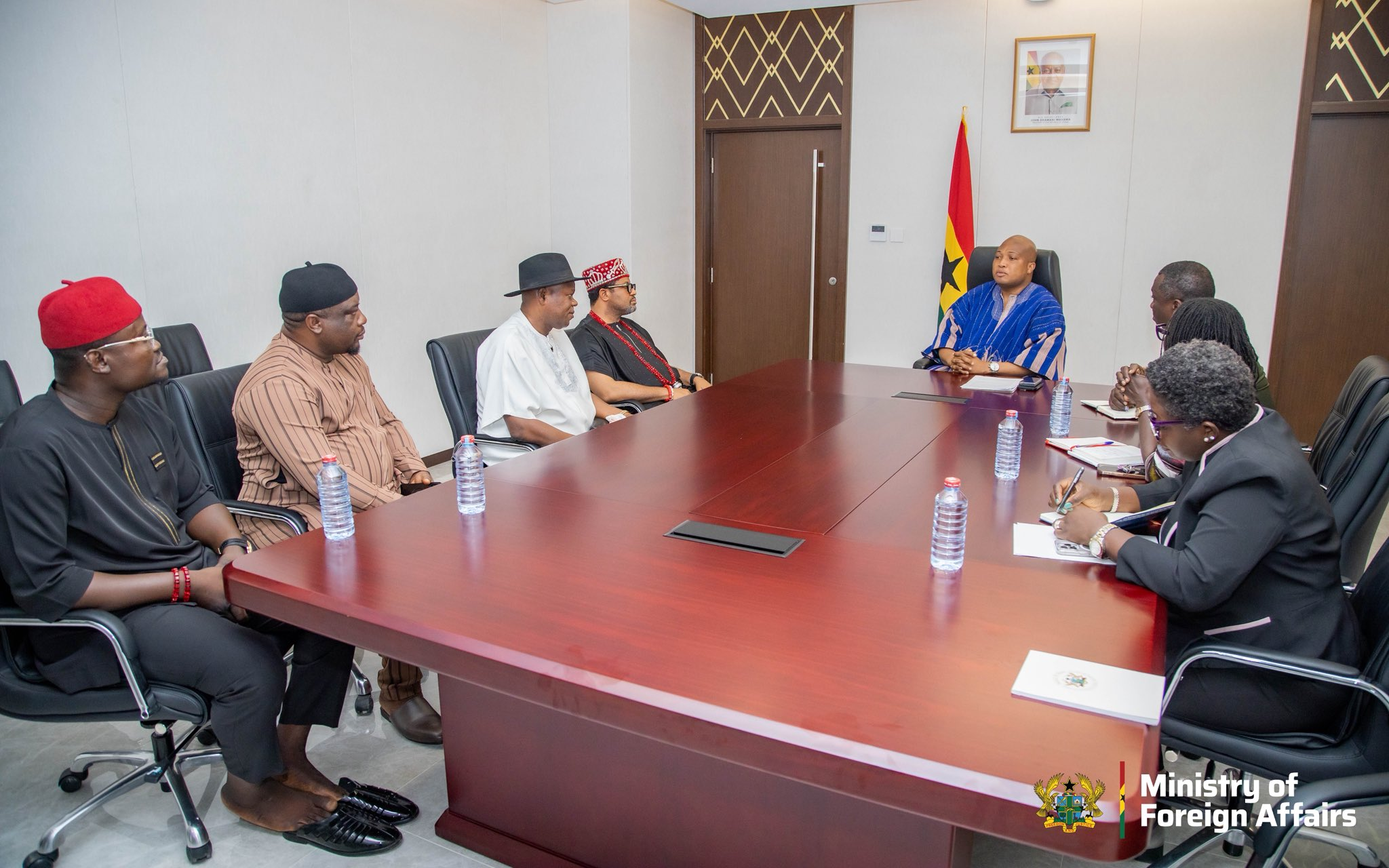 Igbo ‘King’ Offers Apology To Ghanaians After Meeting With Foreign Minister