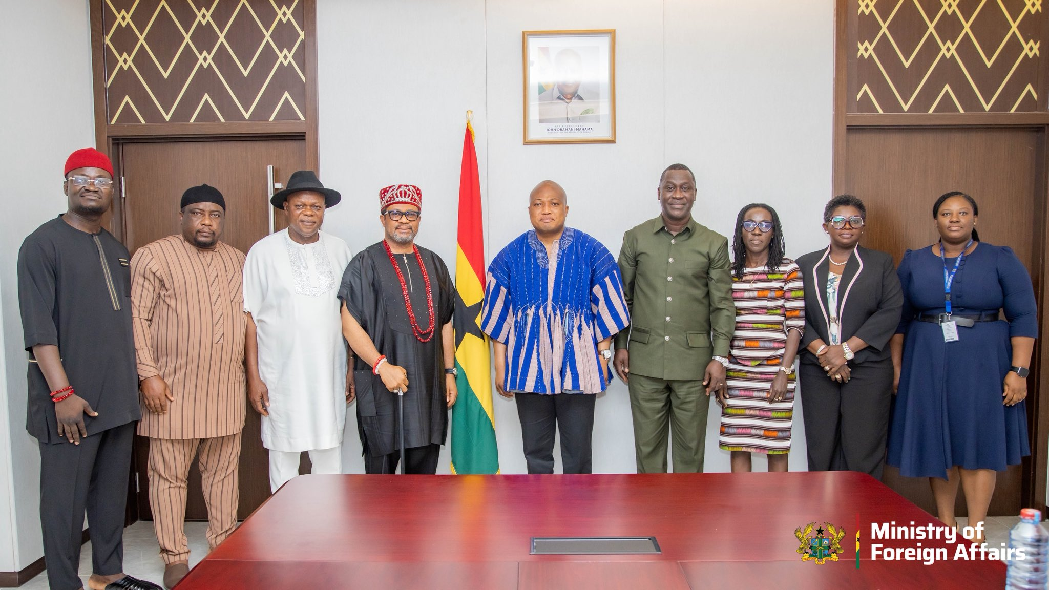 Igbo ‘King’ Offers Apology To Ghanaians After Meeting With Foreign Minister