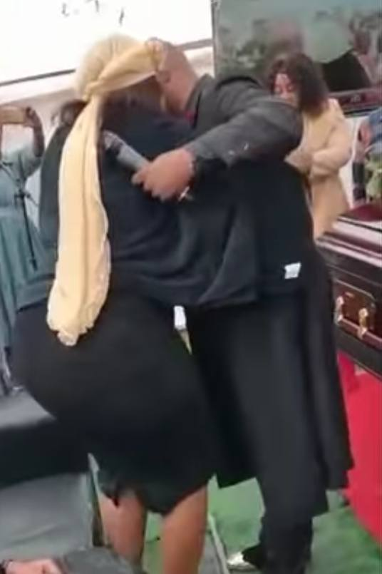 Pastor Proposes To Widow Beside Her Late Husband’s Coffin During Funeral