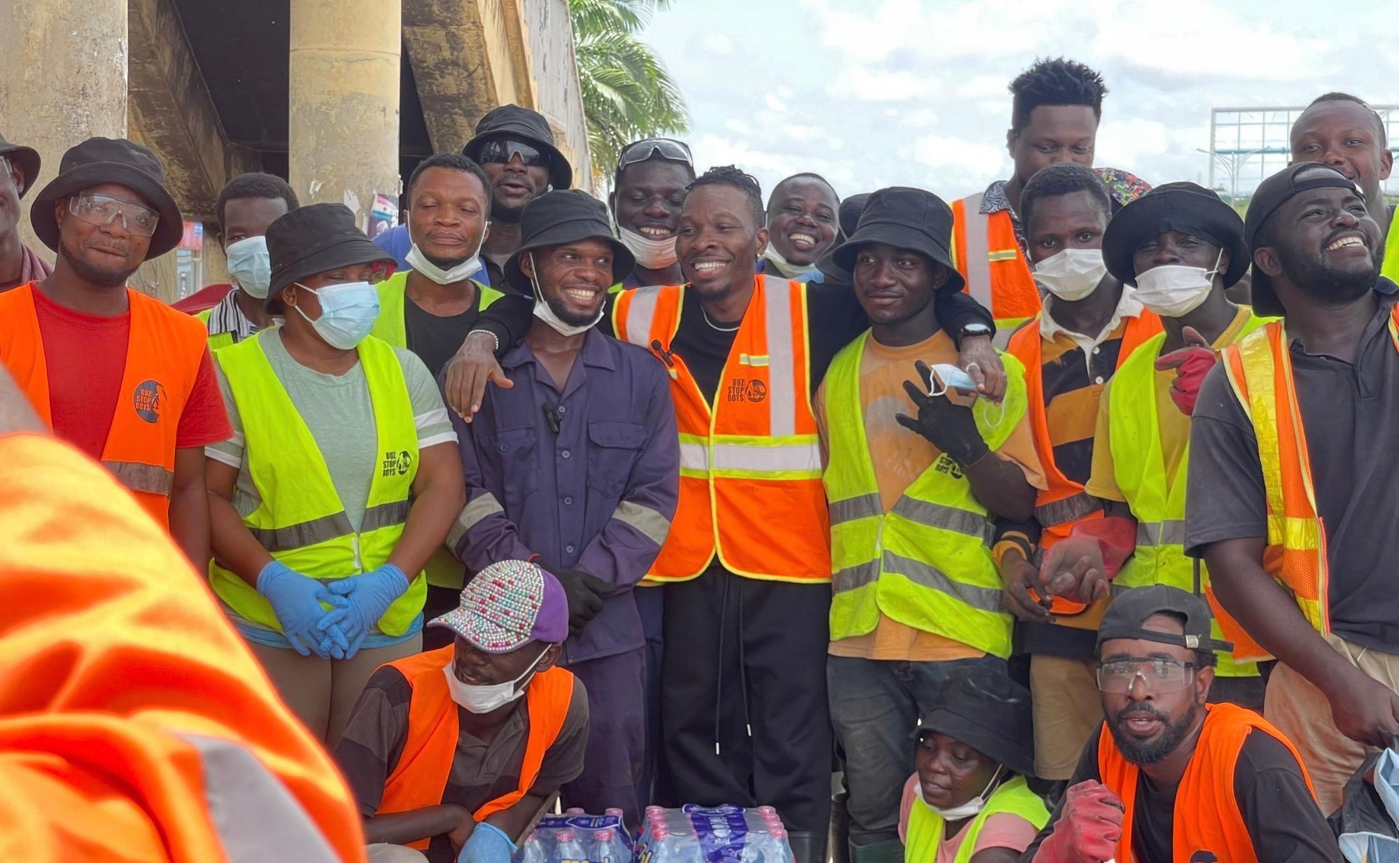 President Mahama Recognizes BuzzStop Boys By Supporting Them With Wheelbarrows, Brooms And Shovels