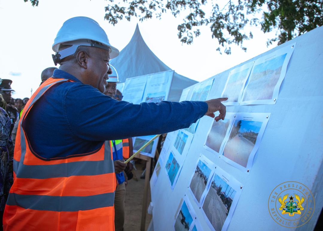 Mahama Cuts Sod To Expand The Cape Coast–Takoradi Road