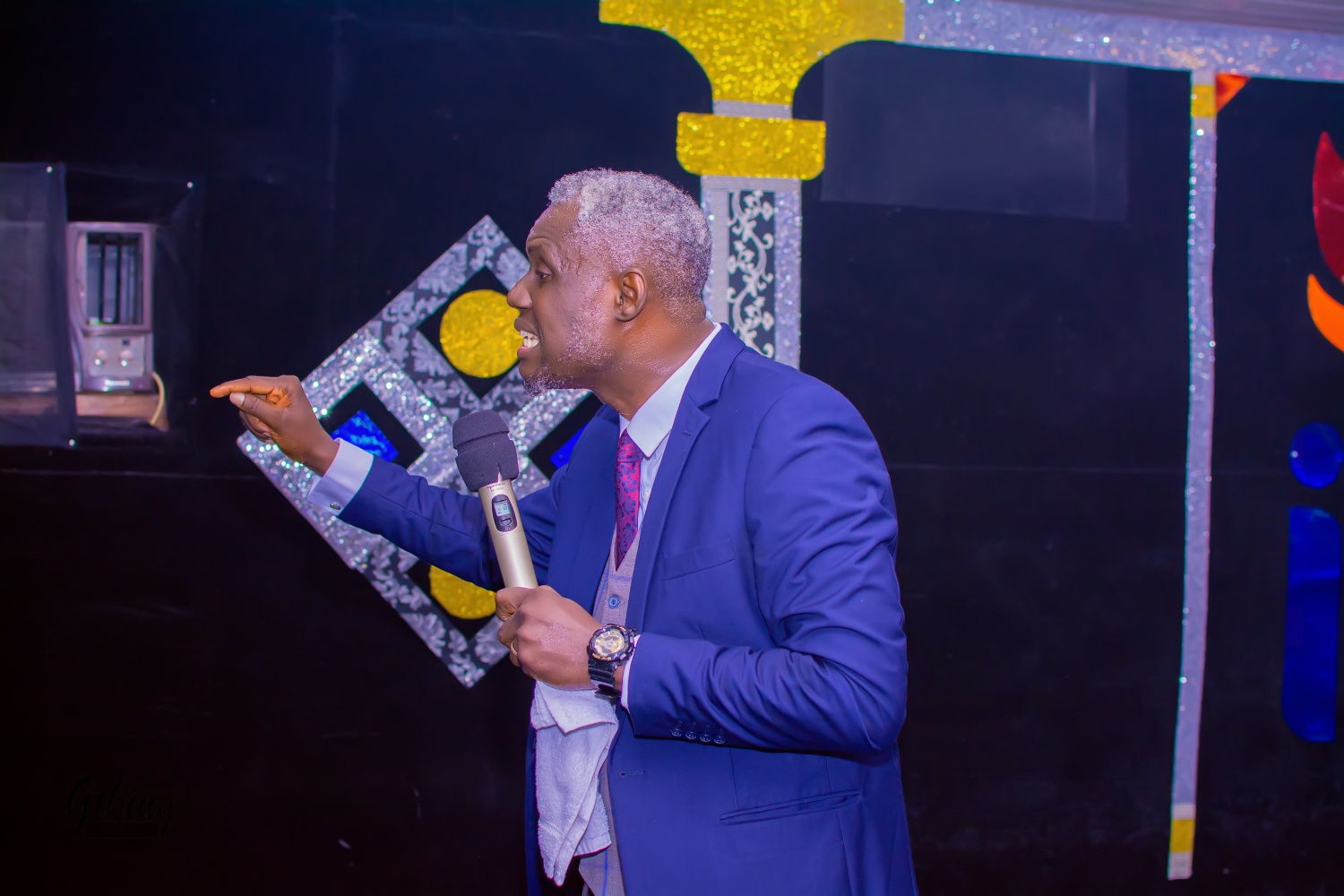 Rev. Kesiena Esiri Questions 'Worshippers' Who Record Themselves During Worship