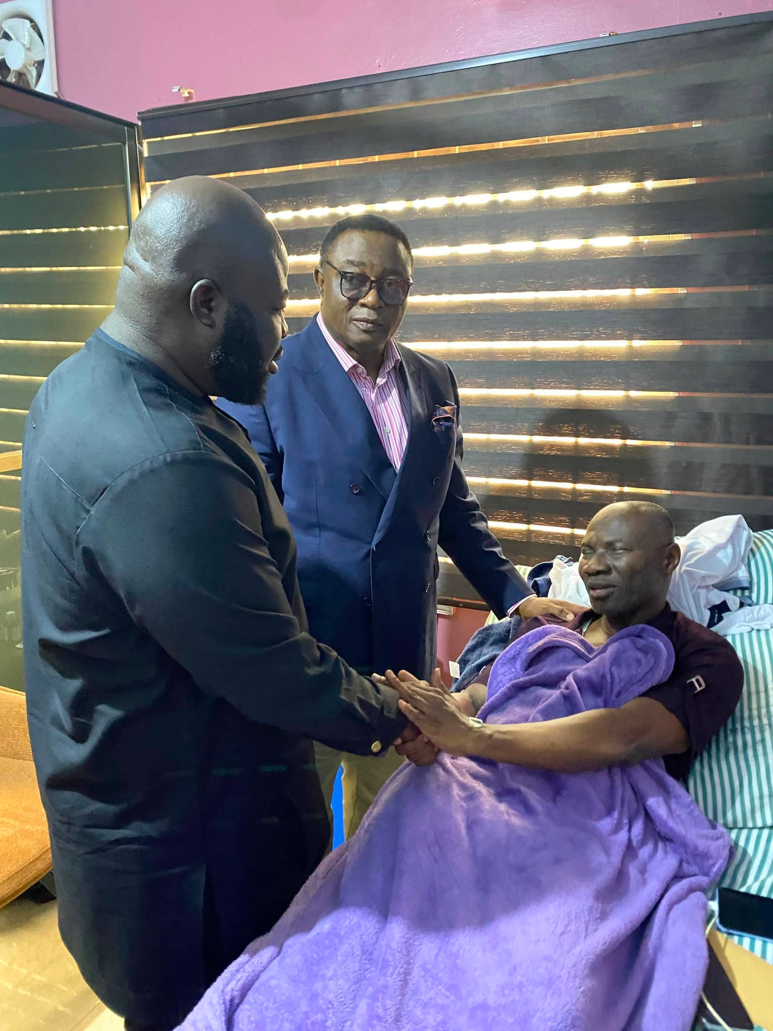 President Mahama sends delegation to Prophet Badu Kobi at the hospital